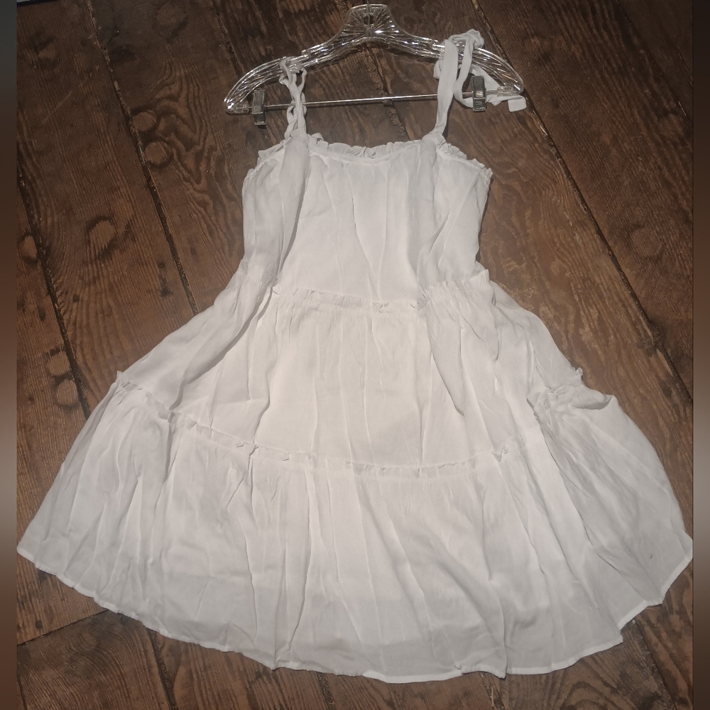 White Sleeveless Dress